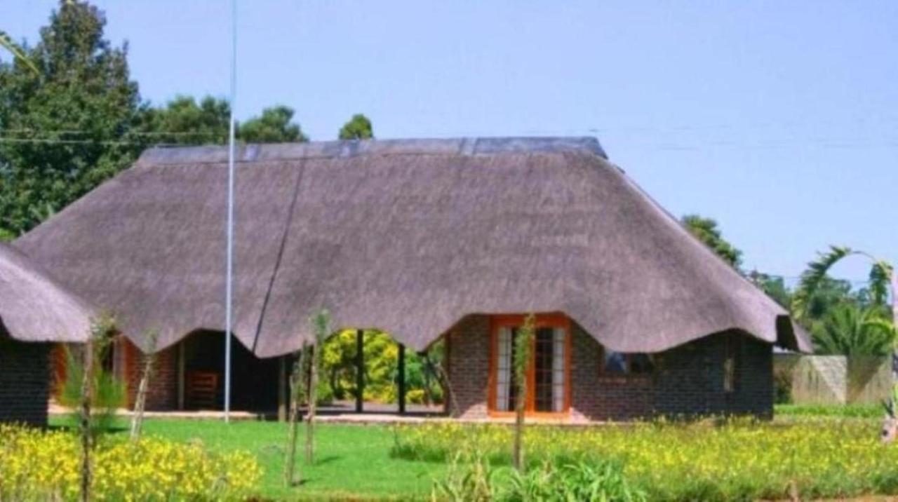 African Flair Country Lodge Piet Retief Eksteriør billede